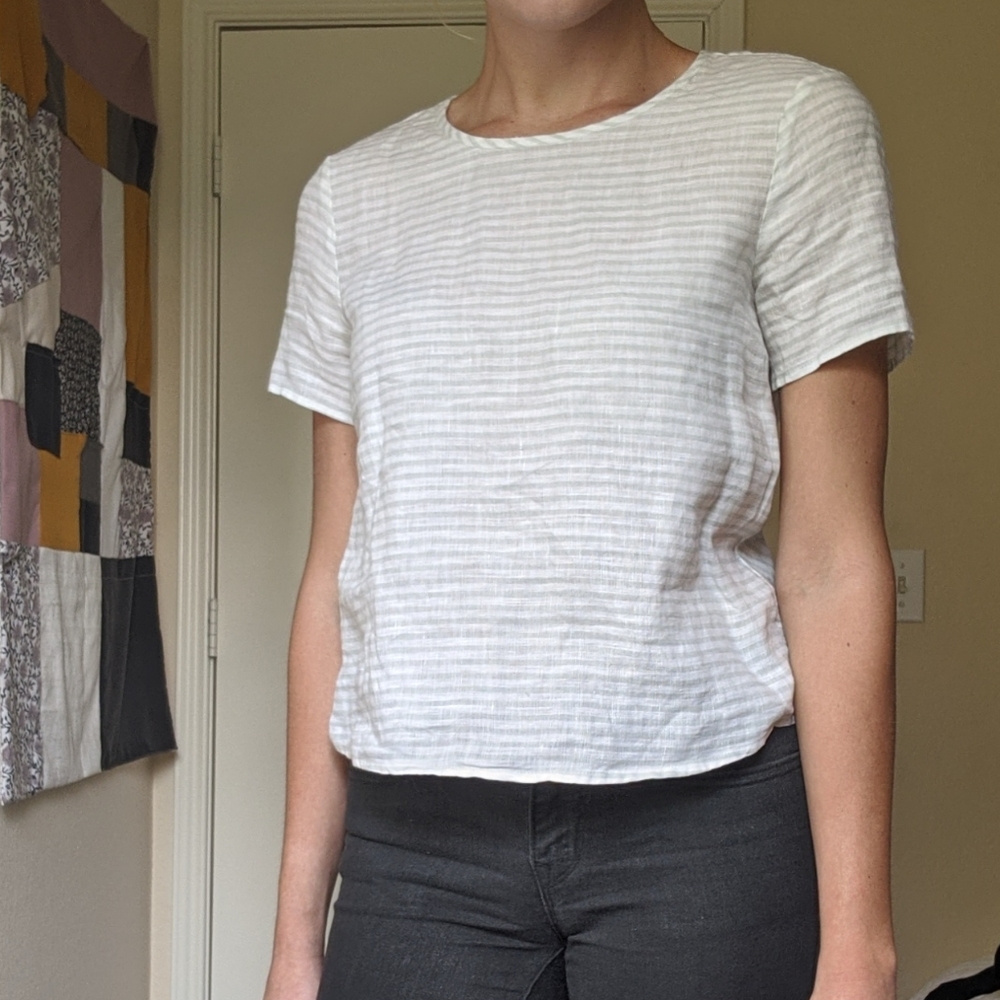 NWOT 100% Linen Vince Camuto Blouse